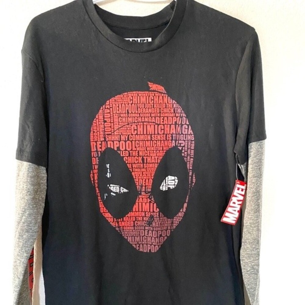 NWT Marvel Deadpool Graphic Long Sleeve Layered T‑Shirt Men’s Size S